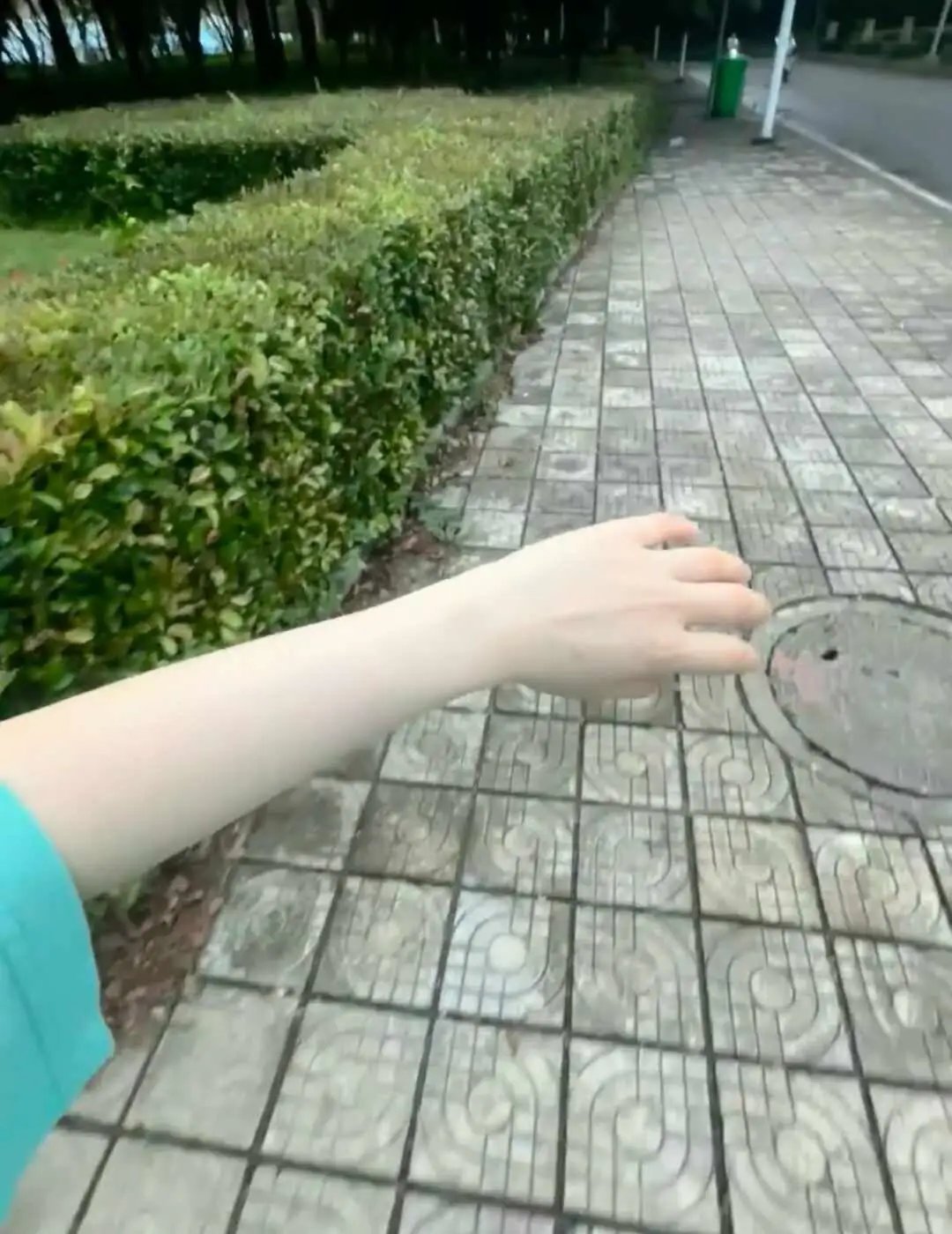 热死了