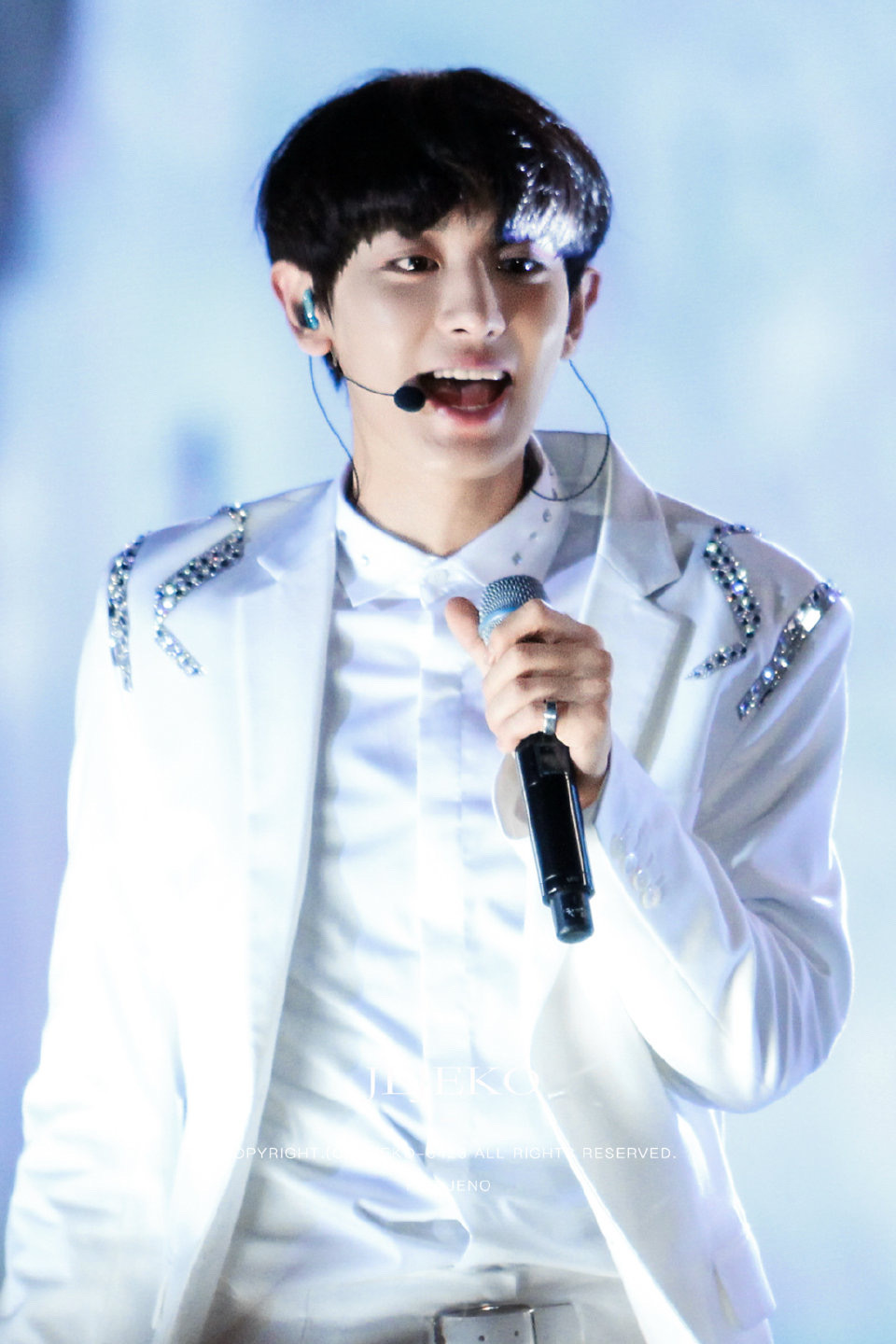 朴灿烈愚人节站姐贺图 不同时期有不同魅力的灿烈 