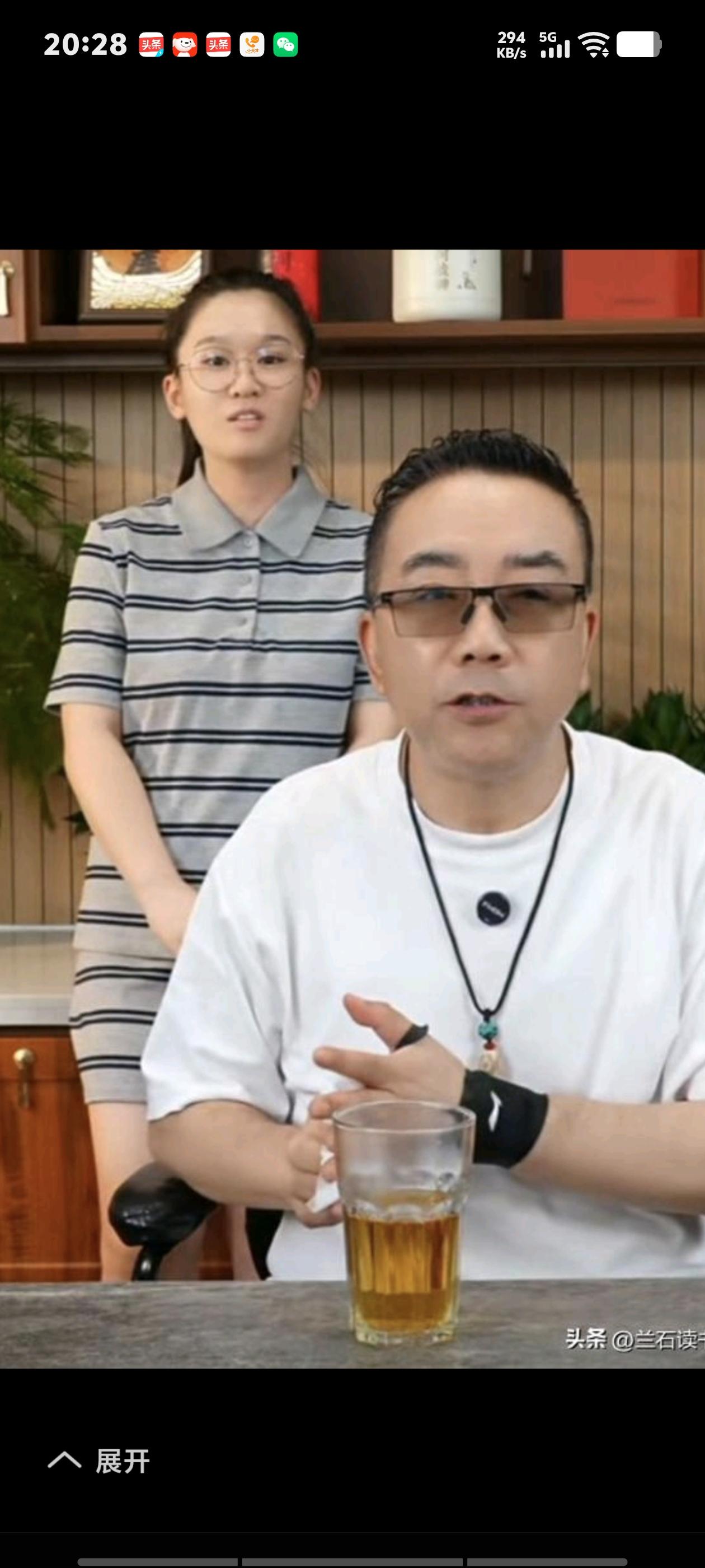 杨老五的女徒弟，津门依姐在直播间透露，她师父的外债已经还完了，通过两年多的努力，