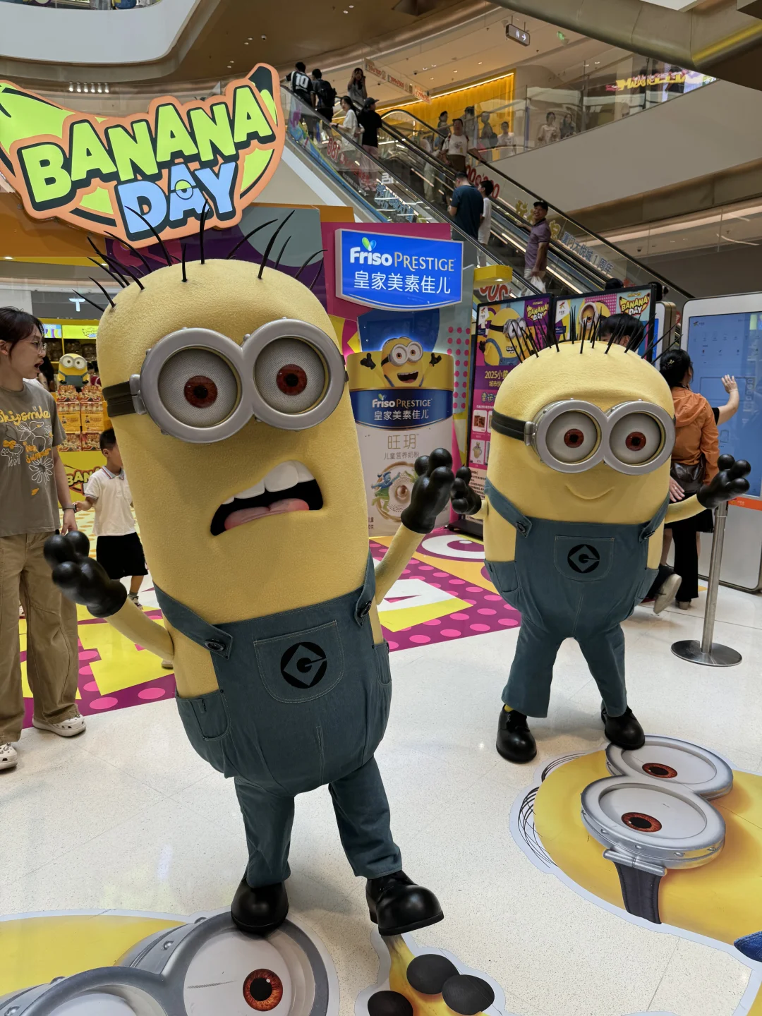 就在厦门大悦城！！！小黄人出没！！