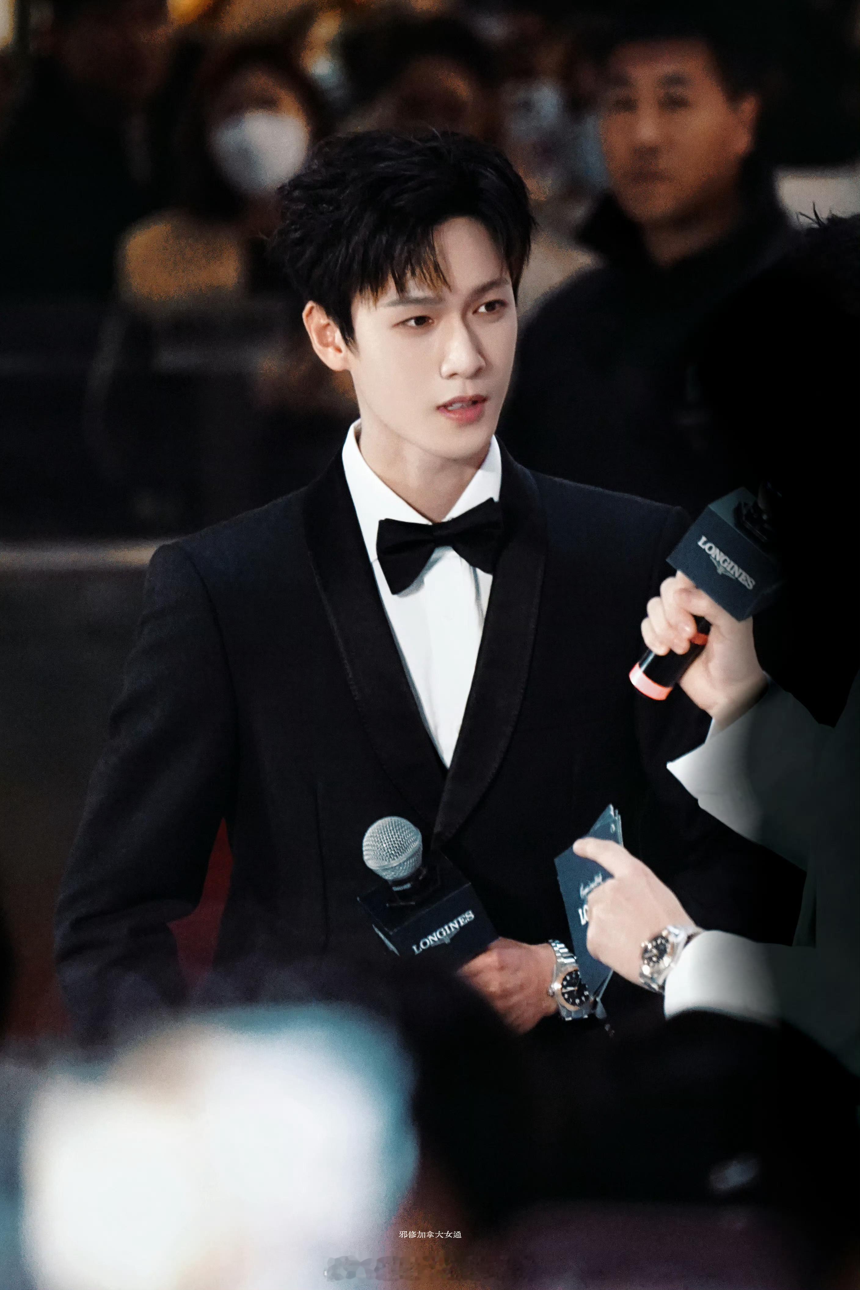 李昀锐今天完全新郎官来着🥹 