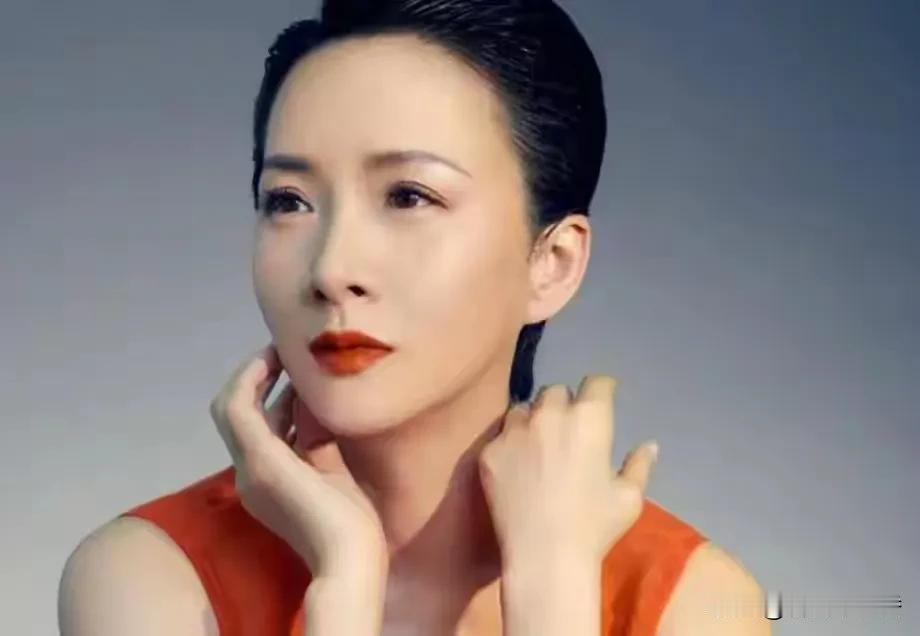 演员谢兰曾有大好前途，凭《大宅门》里的李香秀崭露头角，还和张国荣搭过戏，被老戏骨