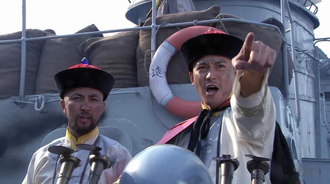 沉舰之殇：甲午海战战败的深层根源
 
1894年，黄海海面炮声轰鸣，北洋水师与日