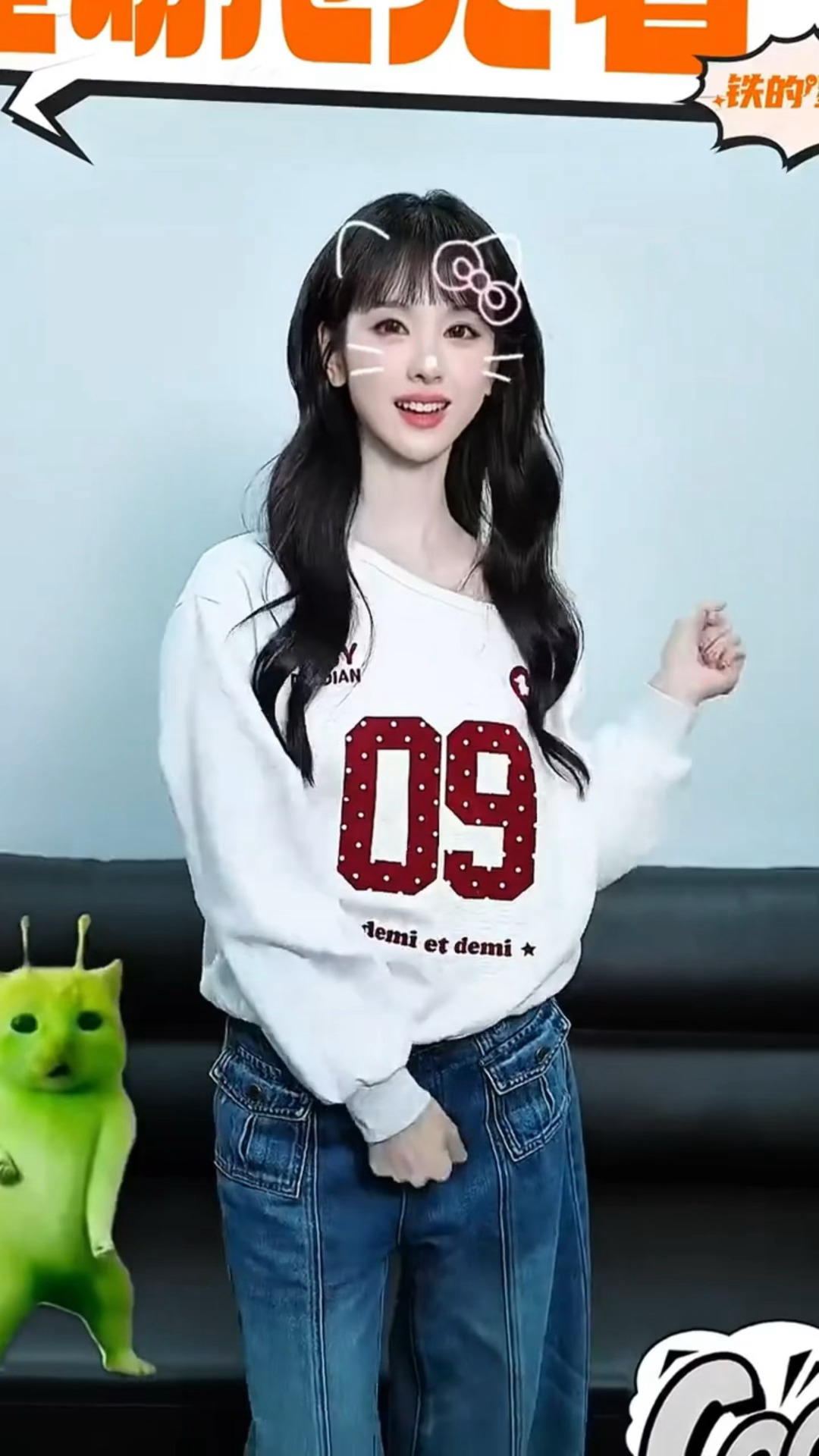 我将反复欣赏陈都灵这段跳舞视频，此女萌起来就一发不可收拾了