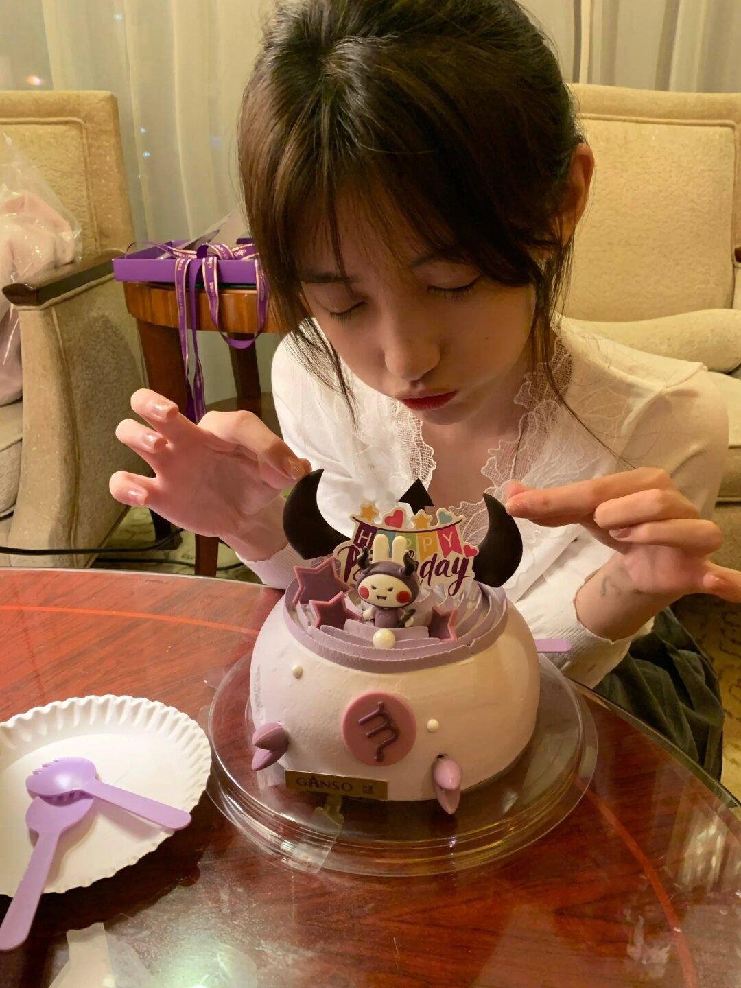 卡哇伊的天蝎座小蛋糕