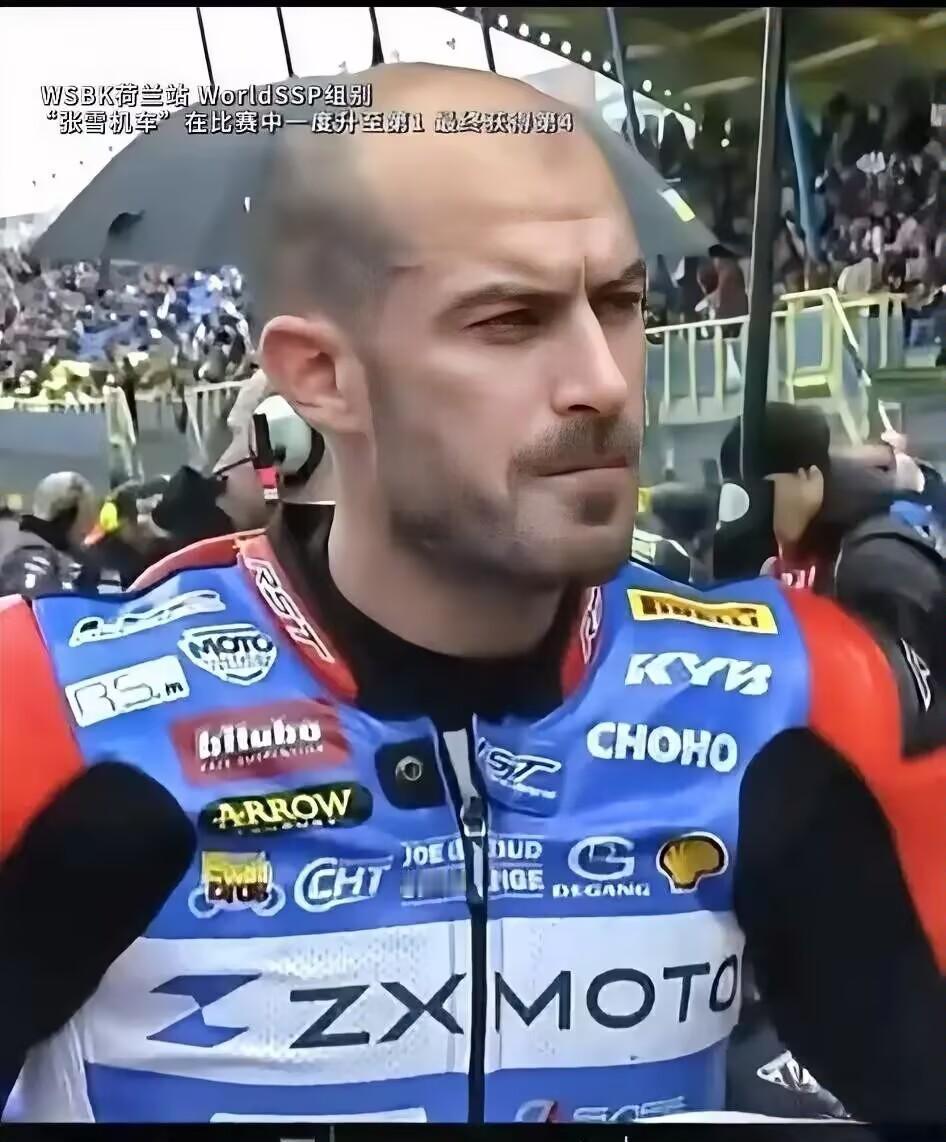 比赛后的法国车手瓦伦丁·德比斯看起来有些落寞！虽然只拿到了第四名，但他已经很尽力