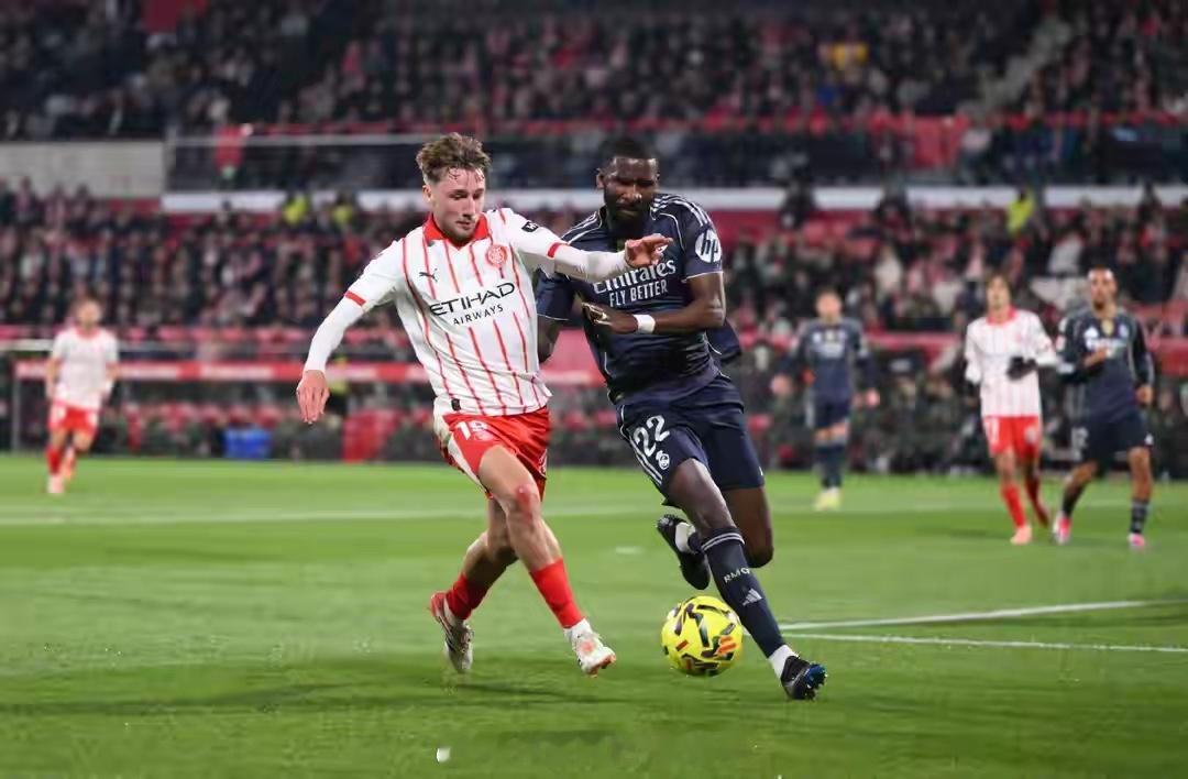 周一赛事前瞻：意甲西甲双场对决来袭⚽️001  意甲  03:45  主任参考：