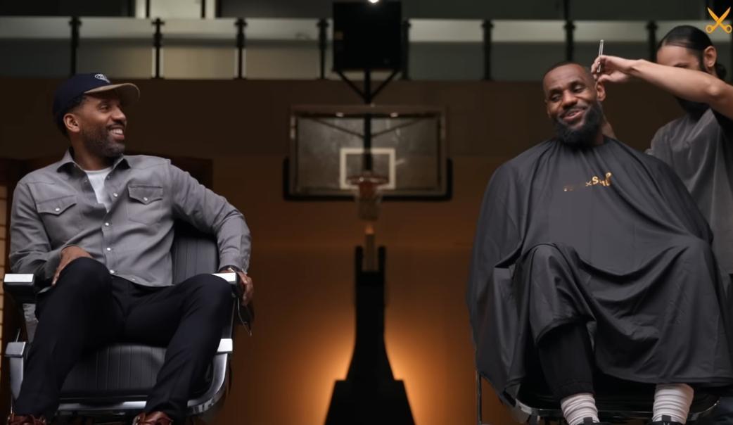 詹姆斯在《The Shop》节目中谈到了联盟奖项评选问题。詹姆斯说道：“我曾经有