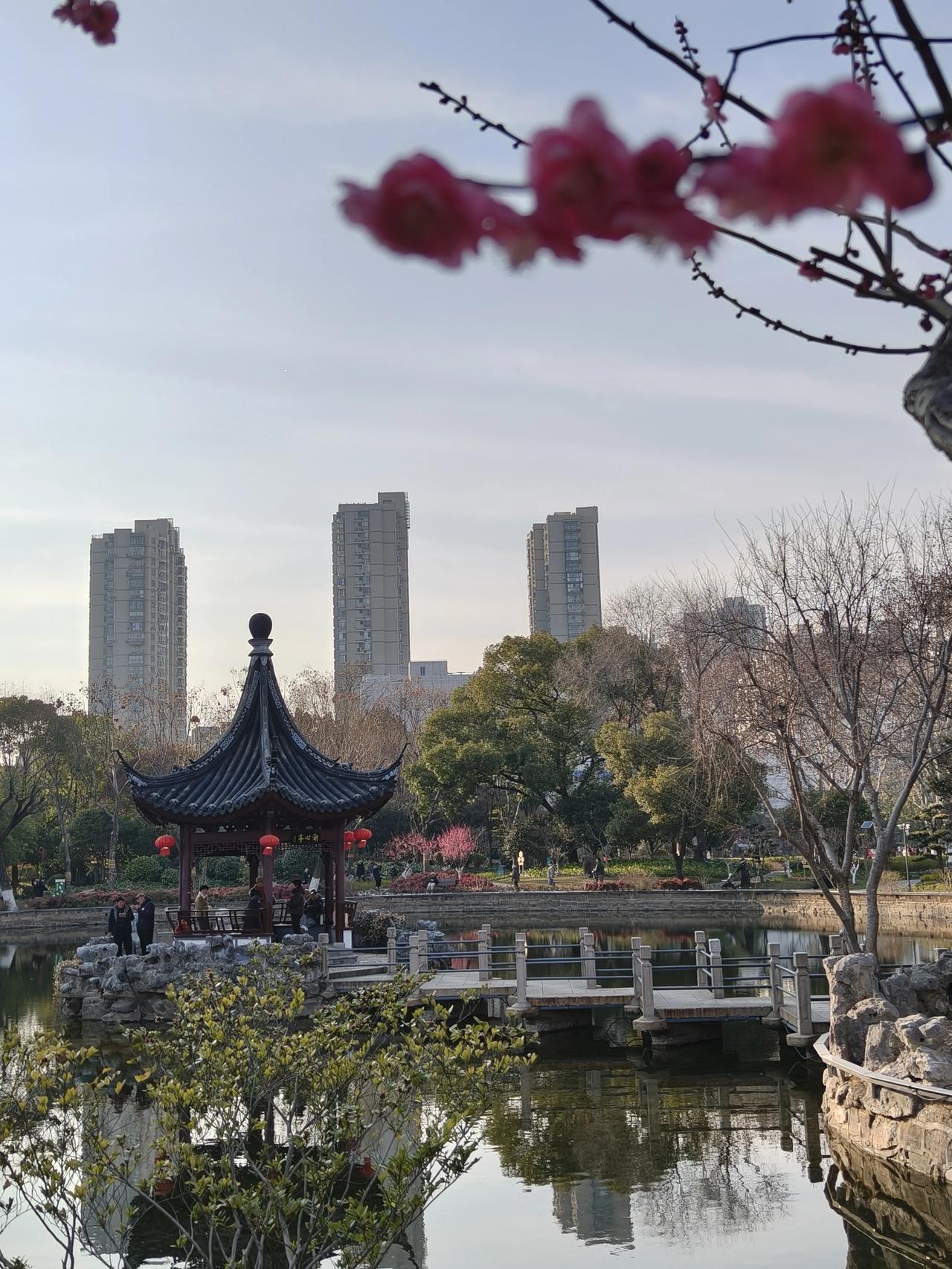 今天是3月4号，上班已经一周半了！
不过从目前情况来看，
今年生意比较清淡哈～