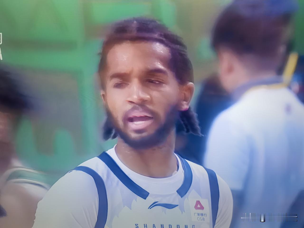 山东高速克里斯开场吃到技犯，邱彪对，这次判罚十分不满！CBA常规在第十轮山东高速