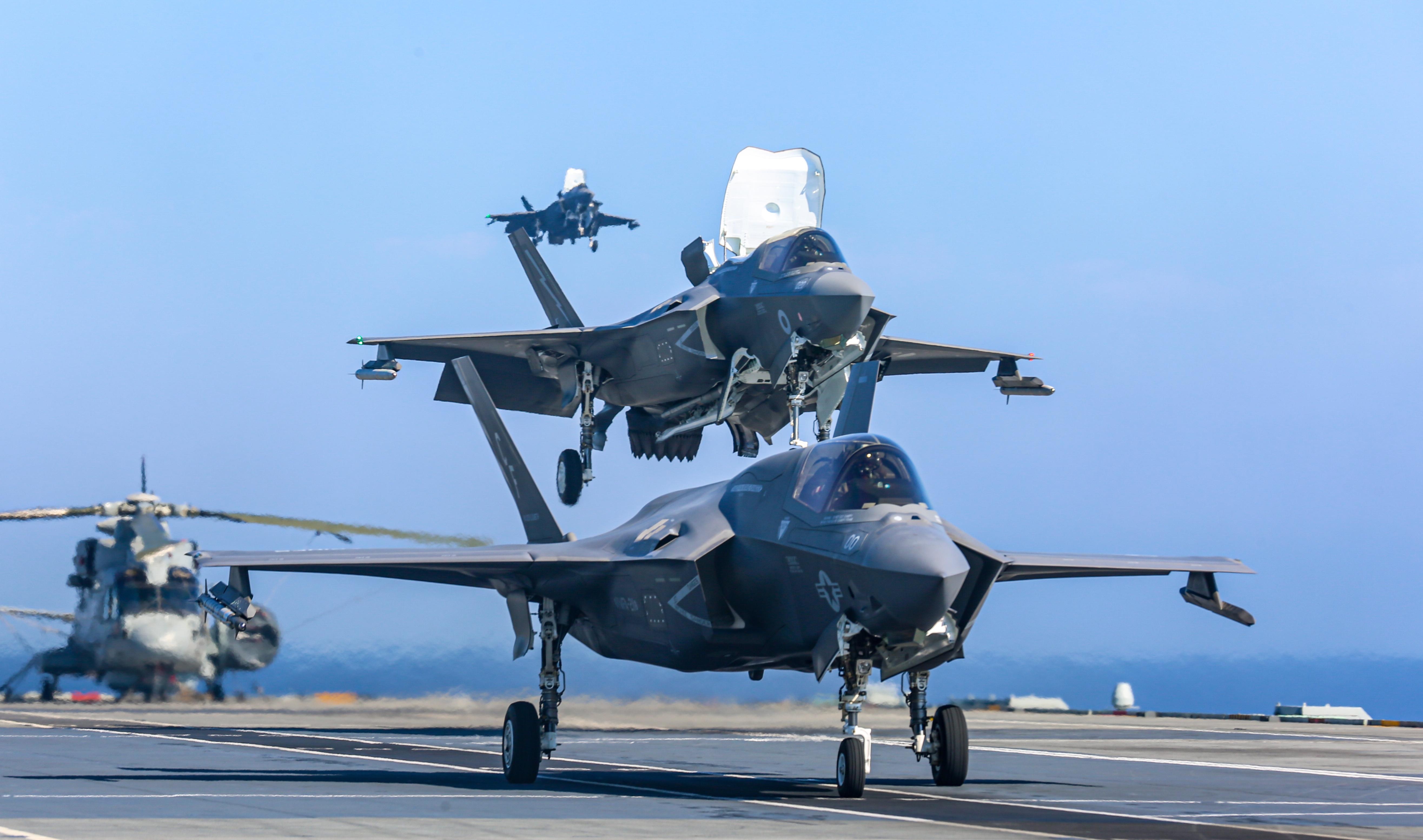 #亚太装备动态# 目前全球的F-35隐形战斗机配装的近距空空导弹主要是美国制造的