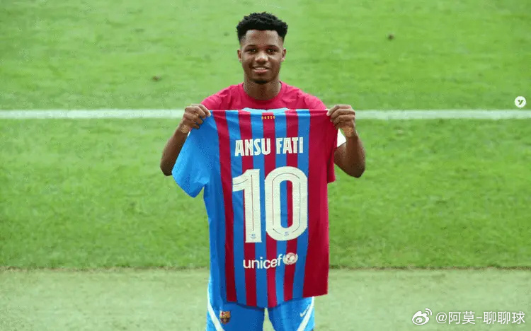 梅西与亚马尔之间，那个被遗忘的巴萨10号世界杯的大幕即将拉开，球迷们的重要关注点