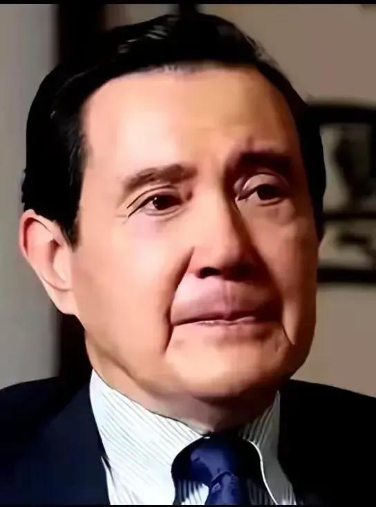 蓝营的人开始反思马英九了，好多人以为他是被金溥聪给利用了，人太老实！这两天邱毅就