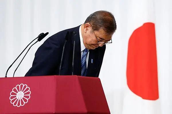 日本新首相“开局不利”。

执政党自由民主党及执政联盟15年来首次未获得半数议席