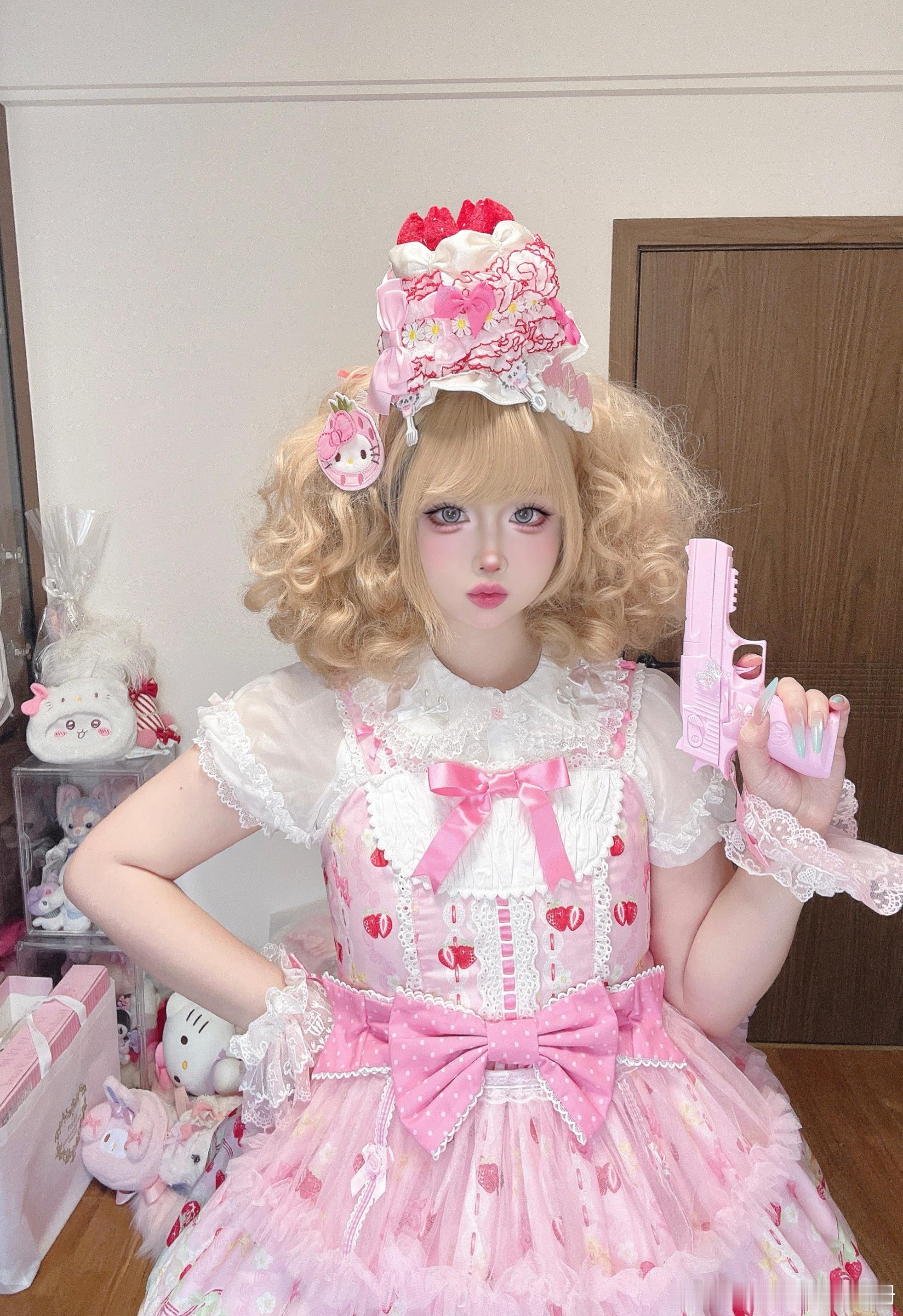 Cutie Volta草莓女孩🍓 
