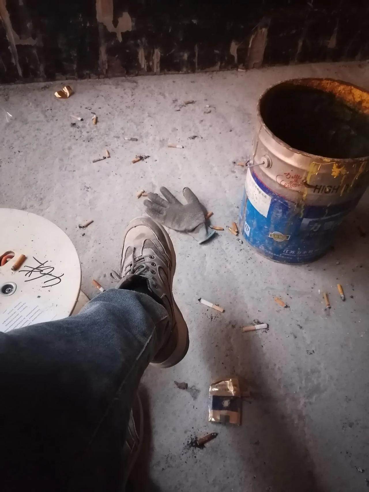 大家好，我是水电工星仔，自从干了工地后，越发爱喝点白的，特别是在这寒冷的冬季。