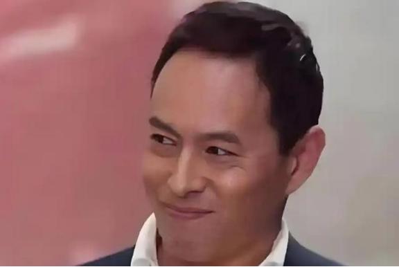 澳大利亚知名反华教授李约翰，在节目当中大谈自己的反华思想，但就在这时主持人，突然