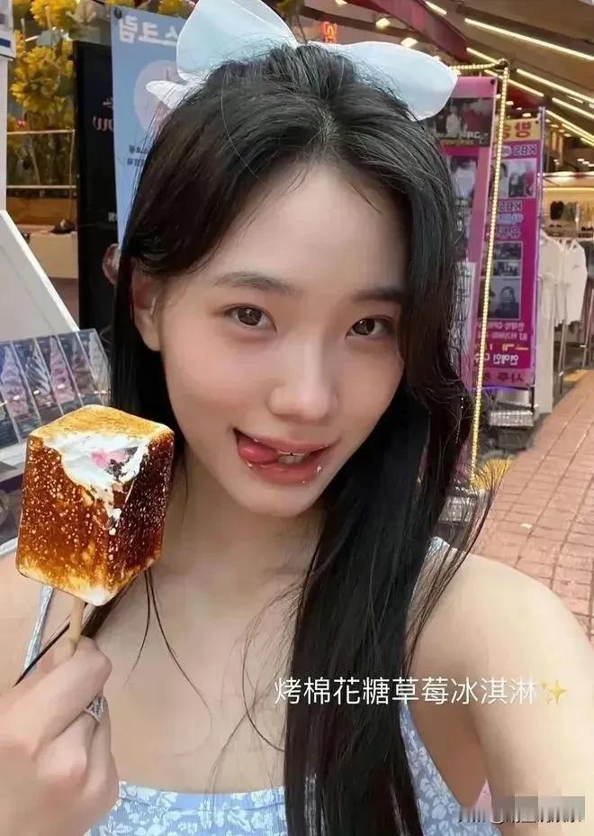 小S二女儿为什么总给人一种浓重的早熟感？
小小年纪，明明是该穿着大方朴素的学生时