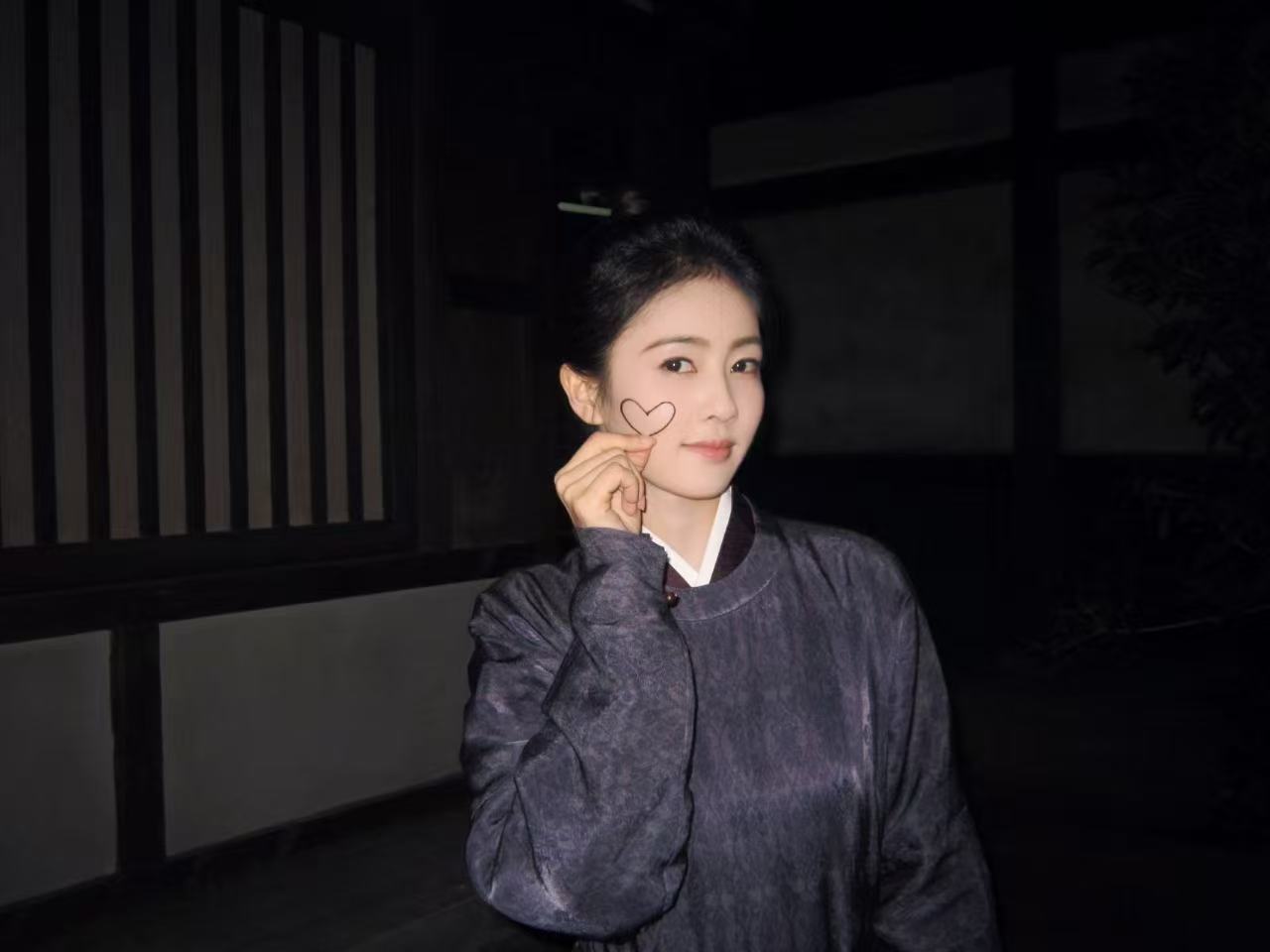 白鹿把叶璃图片发了网盘叶璃幸福咯~ 白鹿好宠粉 图都在我这里🫰🏻网页链接