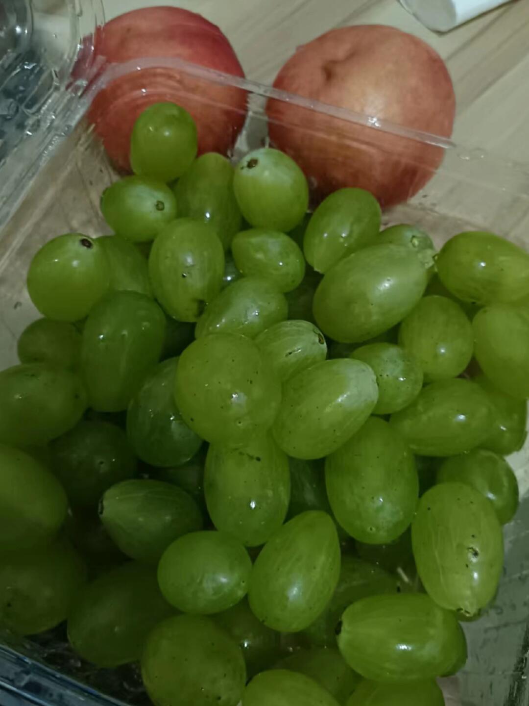 绿色的葡萄真的很好吃