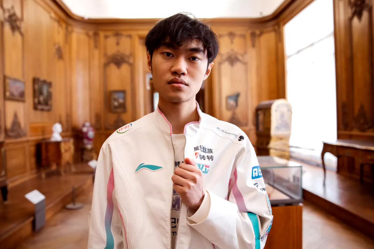 Knight这次总该打服小虎了吧？此前一直有人质疑Knight，认为他不如小虎[