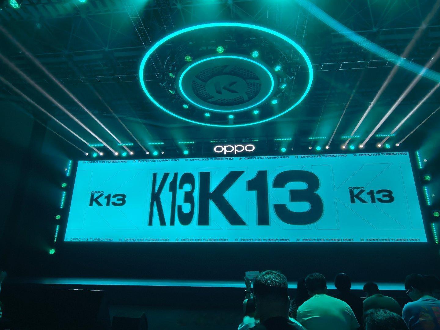 到发布会现场了，打卡OPPO K13 Turbo系列～  ​​​
