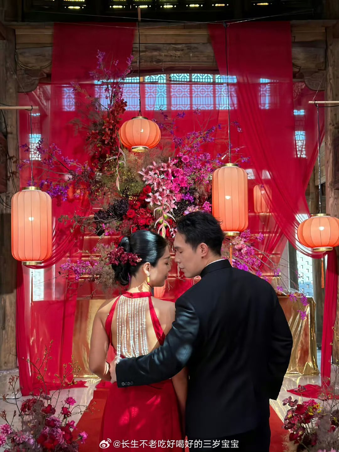 马伯骞弟弟婚礼谁懂啊！马伯骞弟弟的西安婚礼氛围感直接拉满！在父亲设计的祖宅里办中
