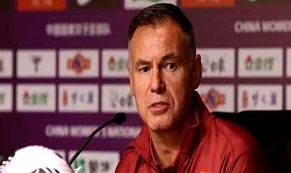 半年前0比8惨败英格兰的中国女足，现在亚洲杯三连胜锁小组头名出线。
当时全网喊