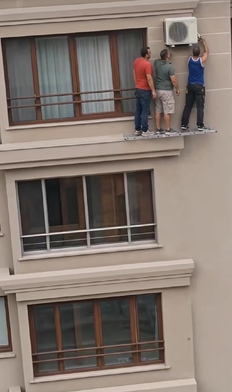 空调安装师傅的命硬不硬就看后面两个兄弟良心够不够？
