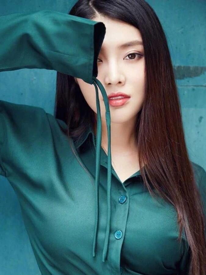 徐冬冬自曝曾被劝去整容 看完徐冬冬的分享真的很有共鸣。曾经被外界声音裹挟，被建议