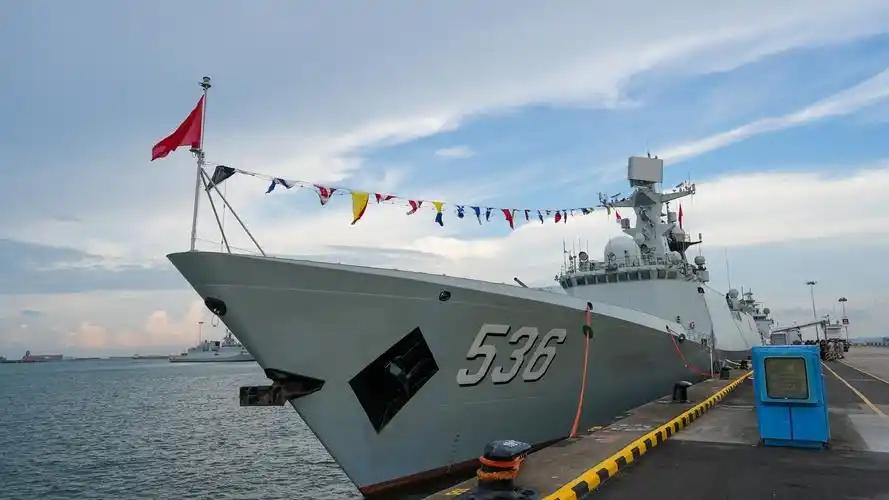 9月27日，中国海军衡水舰、许昌舰、巴彦淖尔舰3艘054A型导弹护卫舰，联合中国