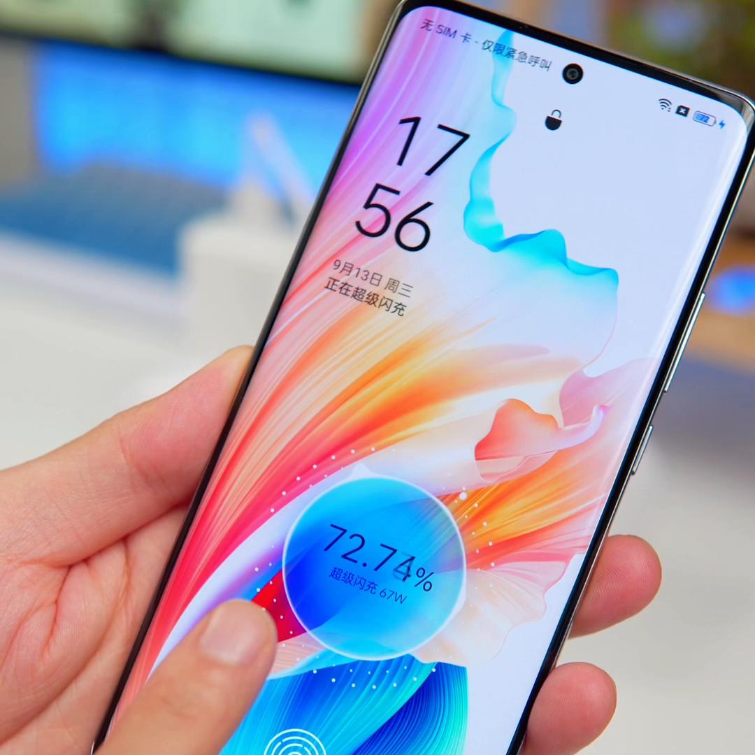 其实买手机聊性价比这件事挺尴尬的，打个比方，有台手机用上了骁龙8 Gen 2，给