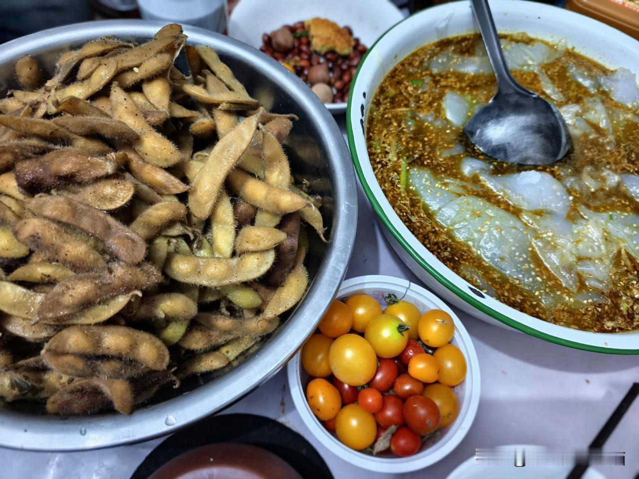 秋日生活打卡季 地地道道的山西偏关特色农家饭，寒露节气，今年最后一顿现摘现煮现吃