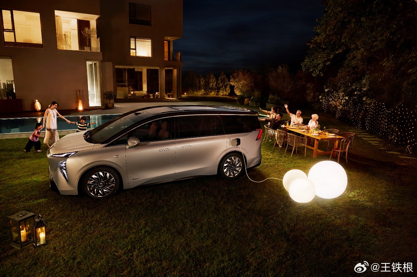 别克至境，太对啦要素过于齐全：带发动机。大电池。双电机四驱精品大沙发。精品大彩电