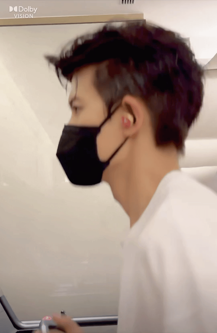 任嘉伦 ᥫᩣᩚ ▸ 𝐿𝑜𝑣𝑒𝑙𝑦 𝐷𝑎𝑦保持对生活的爱和热情，