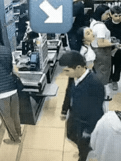 都很优美？
悠然倒下的姿态挺美，健步如飞的英姿更美！眼疾手快的托姿把握住了要领，