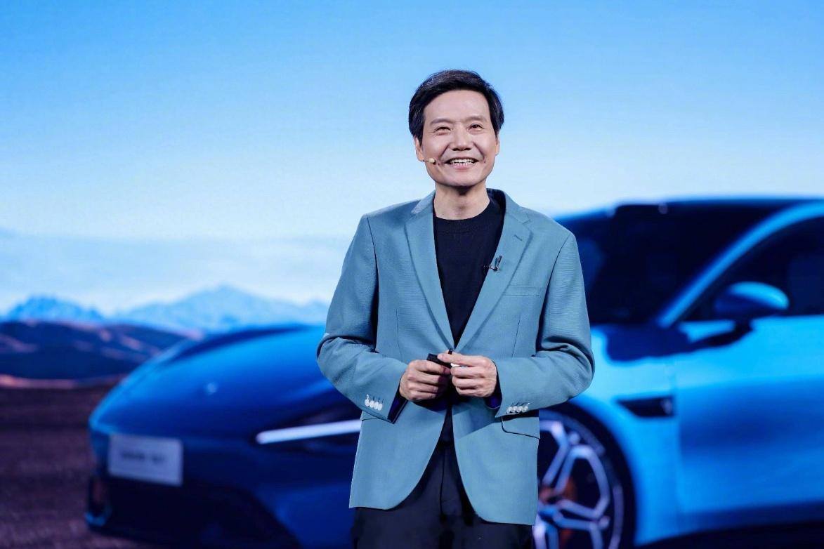 【雷军恳请大家帮忙解释谣言：雷军称小米承受太多网暴】在小米创始人雷军看来，频繁开