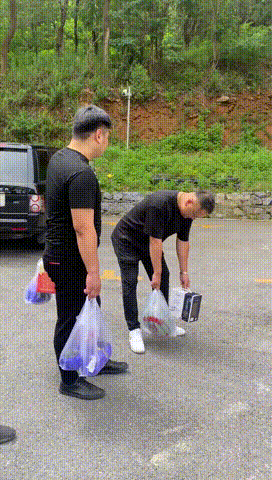 [微风]“钱比儿子好使！”辽宁，丁克老人住养老院，因为没有子女怕被欺负，干脆网上