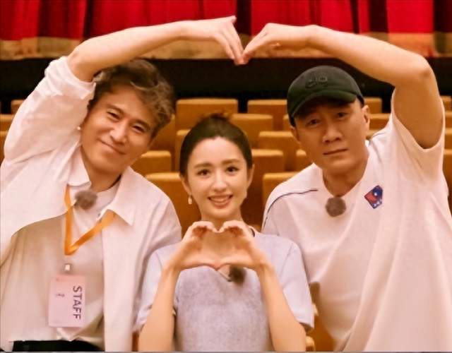 佟丽娅经纪人拉黑李乃文