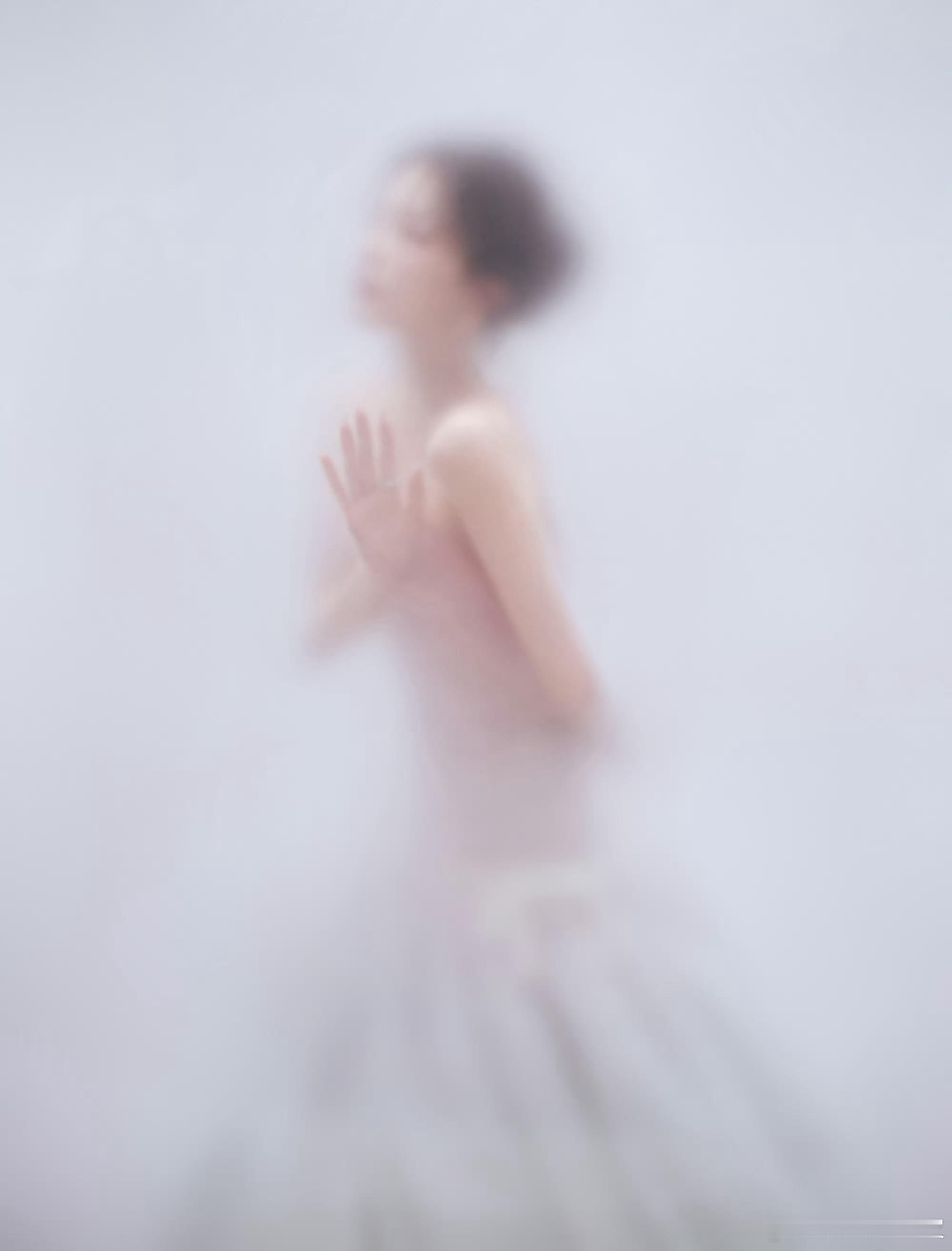 白鹿爱奇艺尖叫之夜的妆造，即将揭晓。 