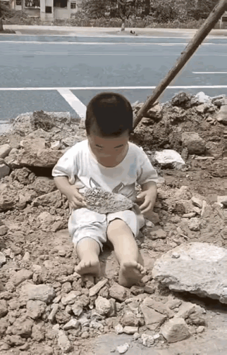 典型的从小嘴就硬～[灵光一闪]