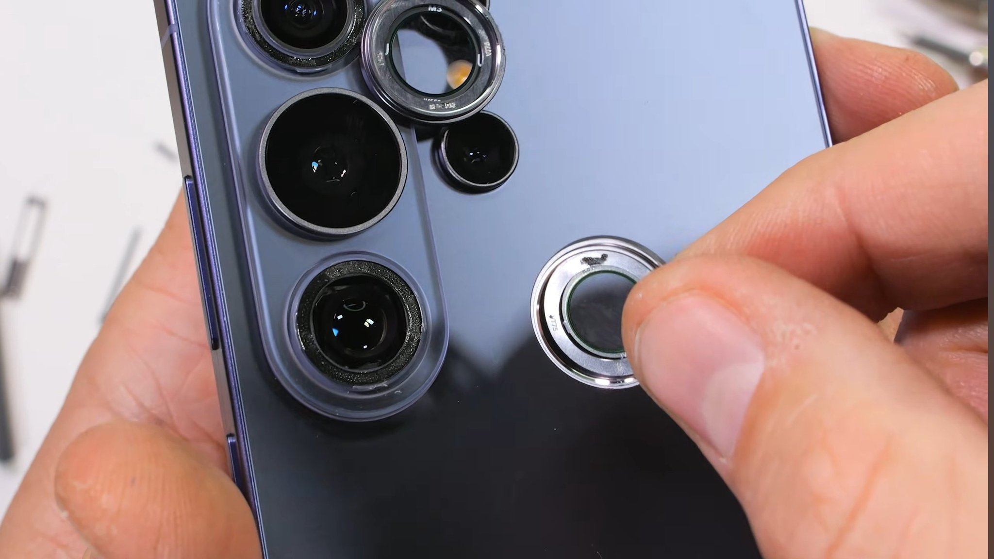 依旧“可拆卸”镜头环 