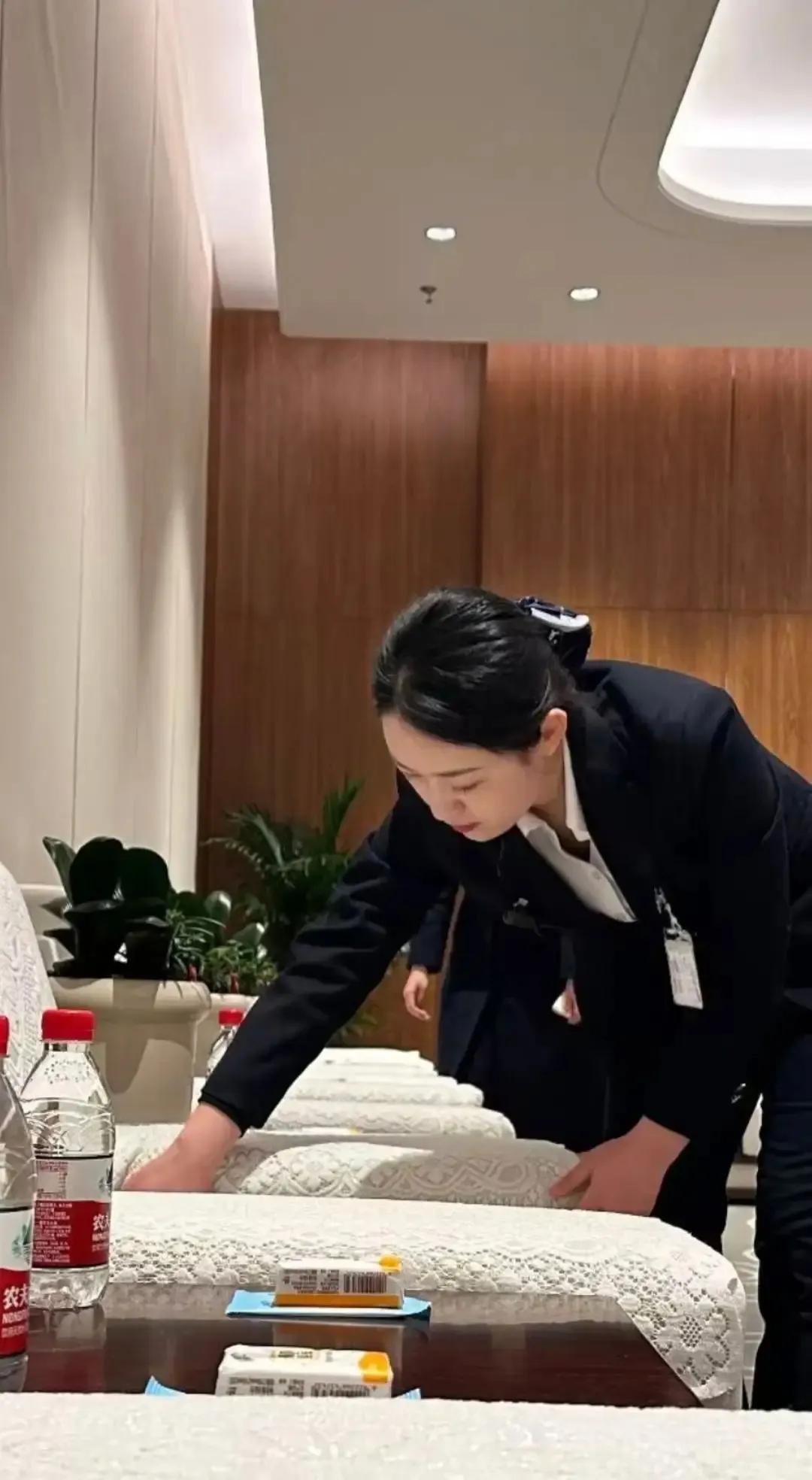 兢兢业业，一丝不苟！！
行行都可以出状元…[赞][赞]