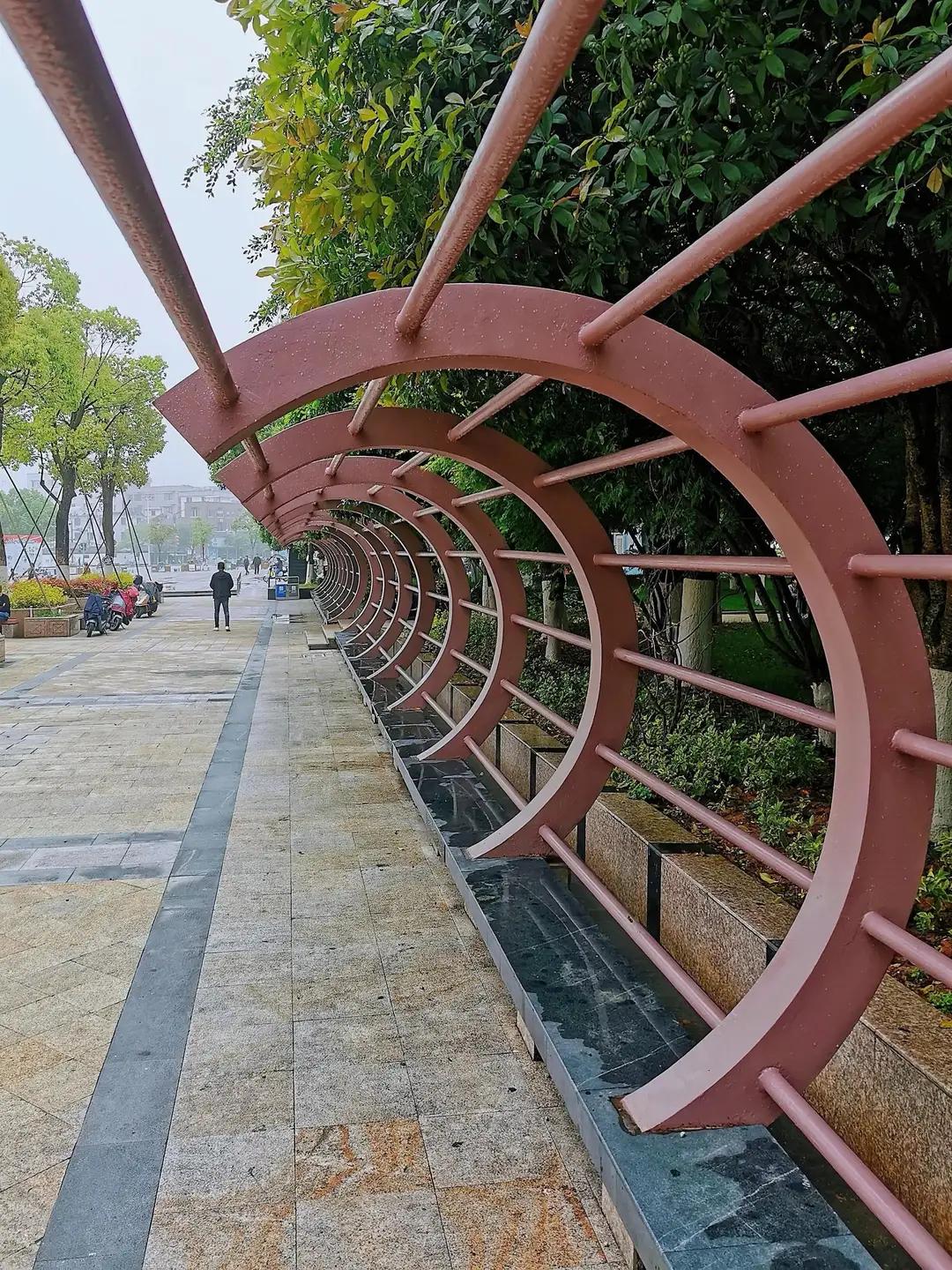 人生感悟：讲究人物品质
社交活动、家庭维系、企业经营，都要讲究质量。这是份苦差事