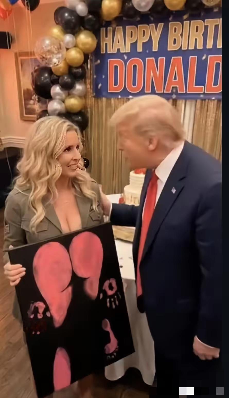 这是老特送给漂亮女下属的生日礼物，一副寓意深远的画，表达了对下属“一腚成功”的期