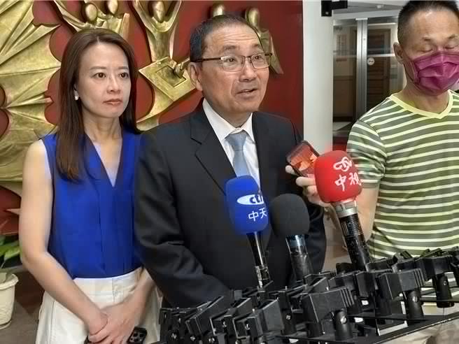 陈菊爱将史哲将出任台湾高铁董事长，引发争议，新北市长侯友宜11日受访指出，对于人