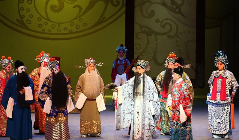 蔡赴朝根据《三国志》、《三国演义》和传统三国戏改编，创作了京剧《赤壁》。

该剧