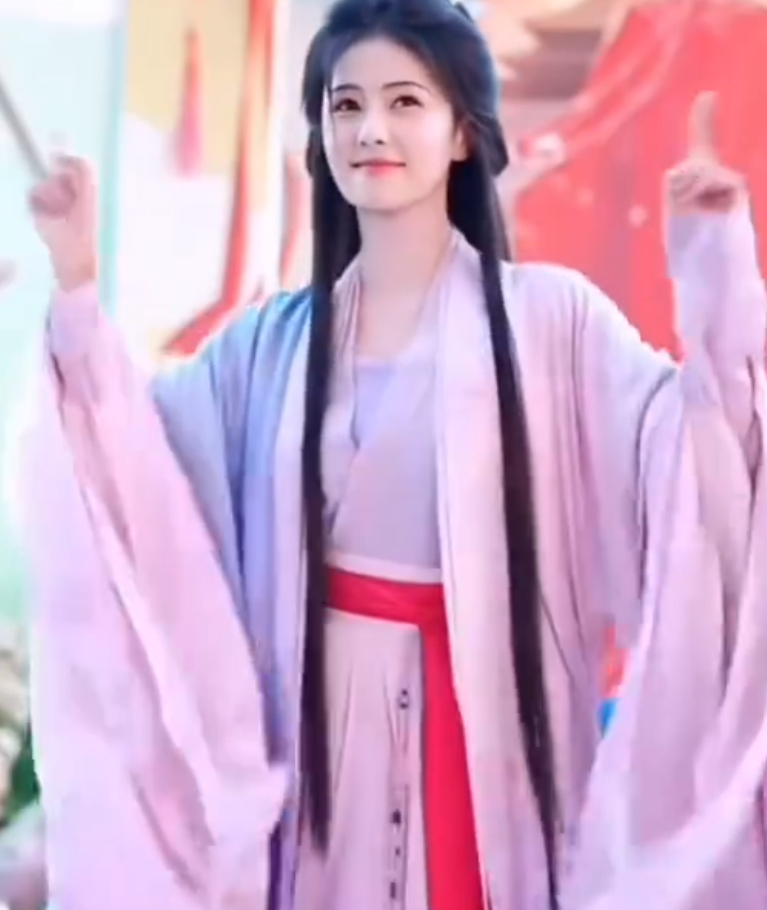 我觉得白鹿和欢娱算是难得体面分手，是内娱都很少的，足以说明白鹿的体面。之前哪个明