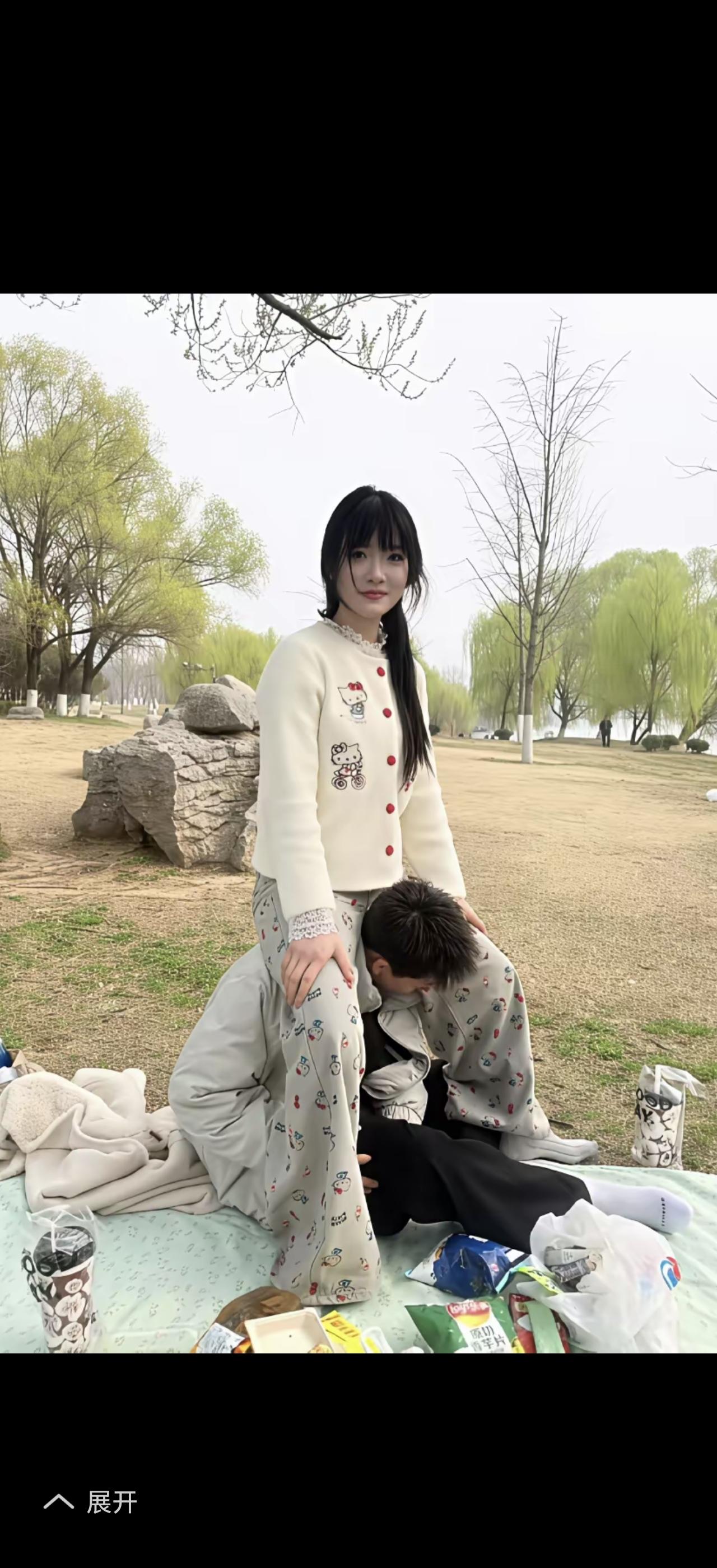 人这一生就是一场充满遇见与告别的旅程。就像那个在便利店的老人，三十年前的雨夜，他