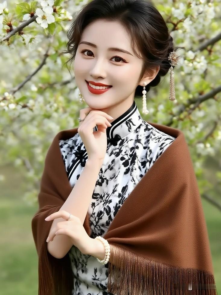 诚邀天下文友，共对此联！词句简练，意蕴悠长，格律严谨而气韵灵动。无数才子挥毫相对